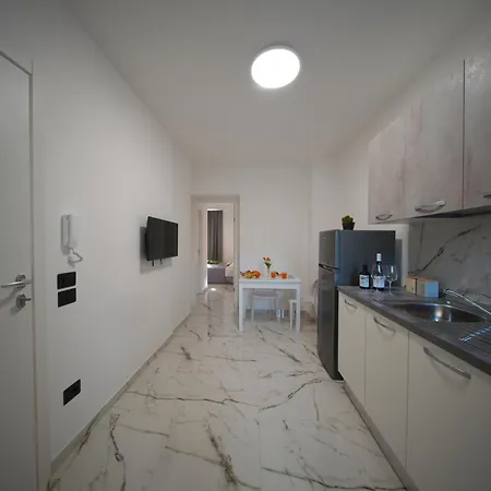 Aparthotel La Casa Di Nonna 3*