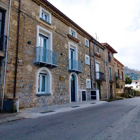 Aparthotel La Casa Di Nonna 3*